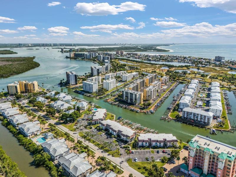 Estero Island Yacht & Racquet Club 224 condo - image 14