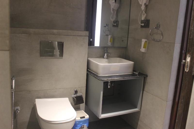 Hotel Crown Plaza - image 10