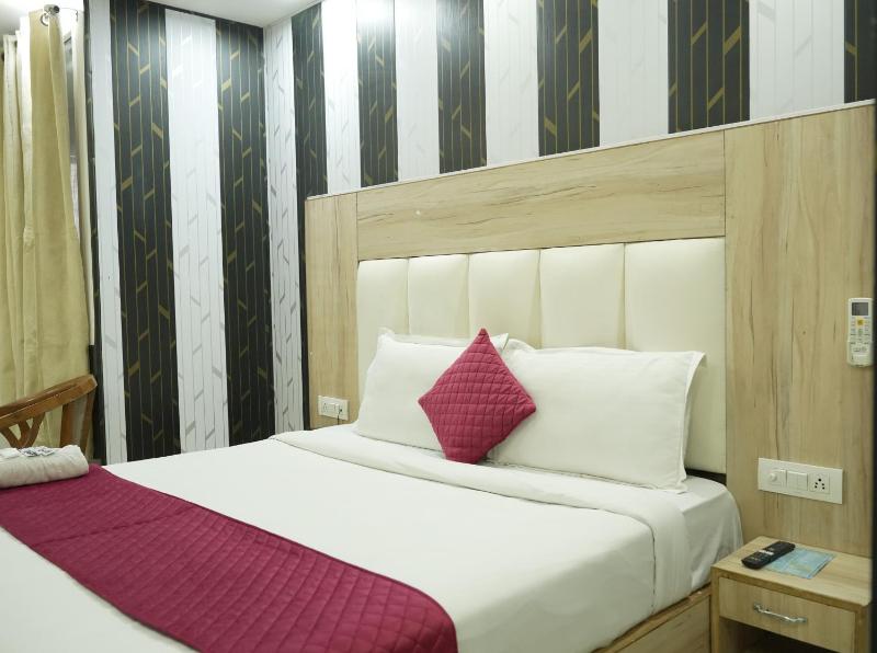 Grow The Modesty Hotel# New Delhi Near International Airport # Family Hotel # Lift - image 16