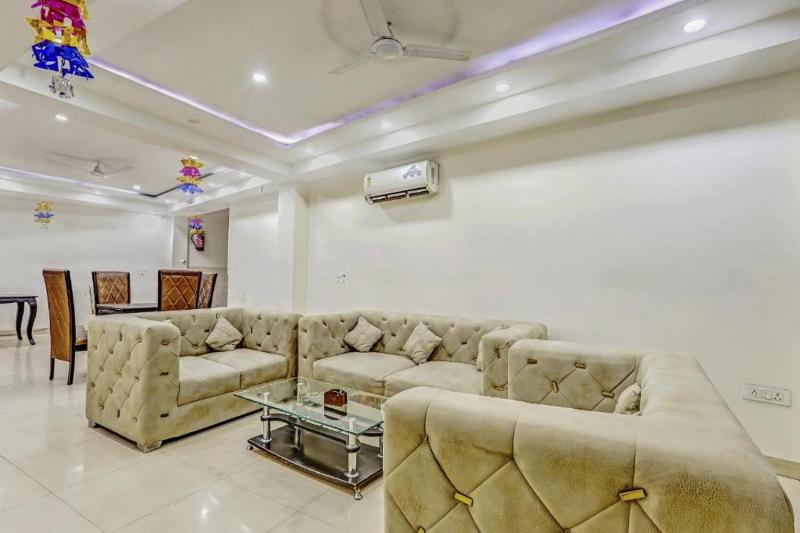 Grow The Modesty Hotel# New Delhi Near International Airport # Family Hotel # Lift - image 4