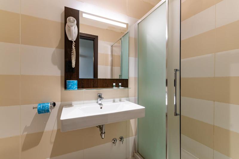B&B Hotel Genova Principe - image 37