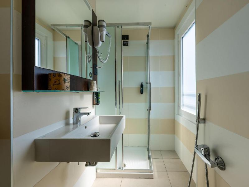 B&B Hotel Genova Principe - image 29