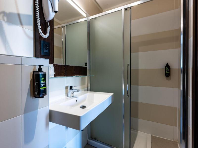 B&B Hotel Genova Principe - image 38