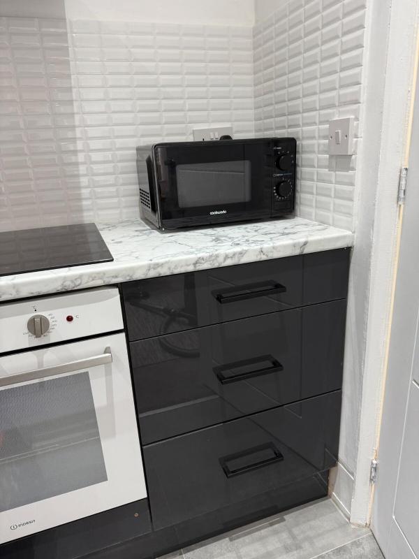 Modern Luxe Studio Flat - image 21