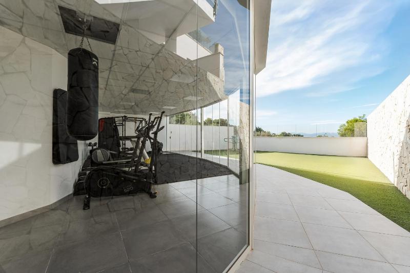 Modern Sea View Apartment - image 26