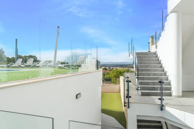 Modern Sea View Apartment - image 21