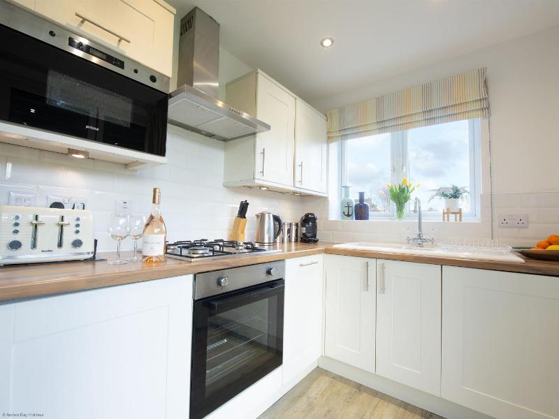 Pearl & Spice Hideaways - 2 two bedroom cottages nearby - Part of the The Bay Filey Holiday Village with pool gym and direct beach access pub restaurant tennis and meadows walks - image 38
