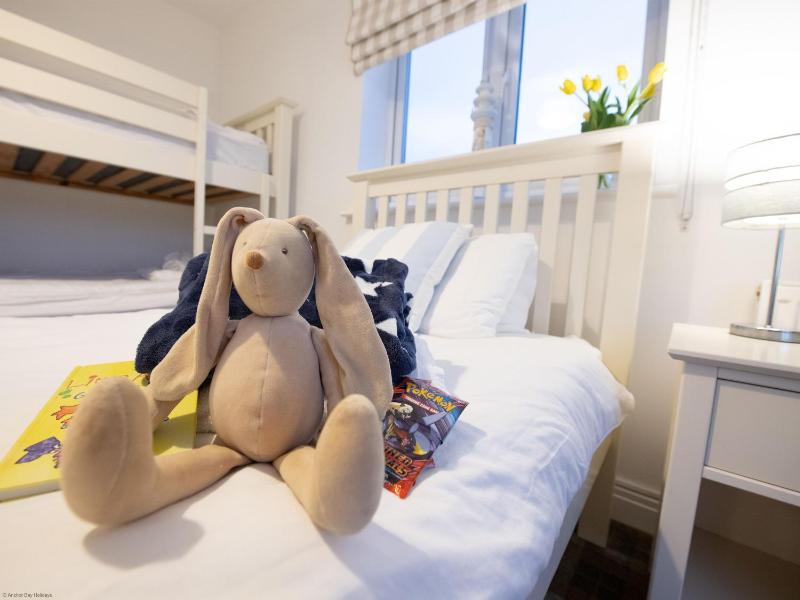 Pearl & Spice Hideaways - 2 two bedroom cottages nearby - Part of the The Bay Filey Holiday Village with pool gym and direct beach access pub restaurant tennis and meadows walks - image 11