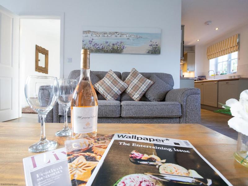 Pearl & Spice Hideaways - 2 two bedroom cottages nearby - Part of the The Bay Filey Holiday Village with pool gym and direct beach access pub restaurant tennis and meadows walks - image 12