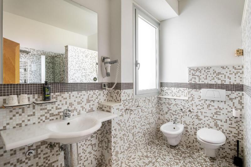 B&B Hotel Modena - image 22
