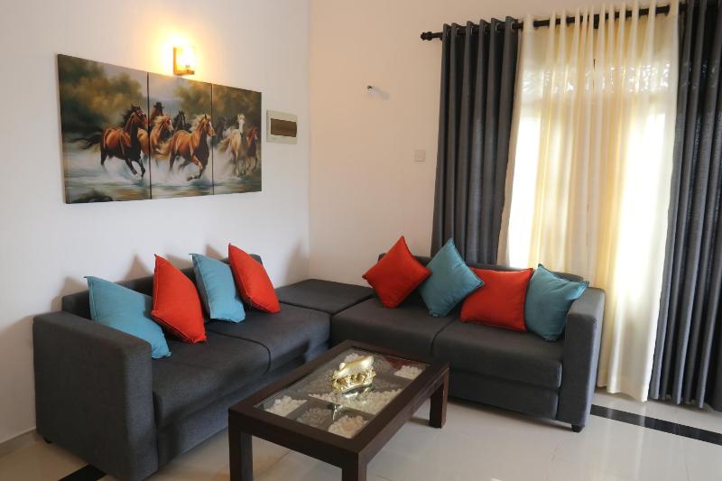 Elena Villa 7 - image 36