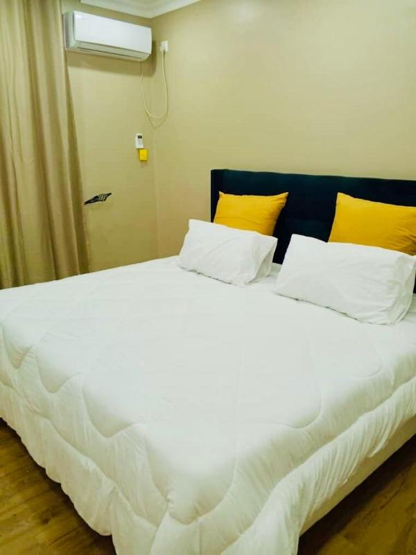 Modern Furnished 2 bedroom House - image 8