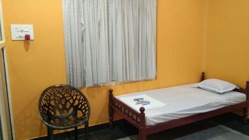 Charis Guest house near Guruvayur Kunnamkulam - image 10