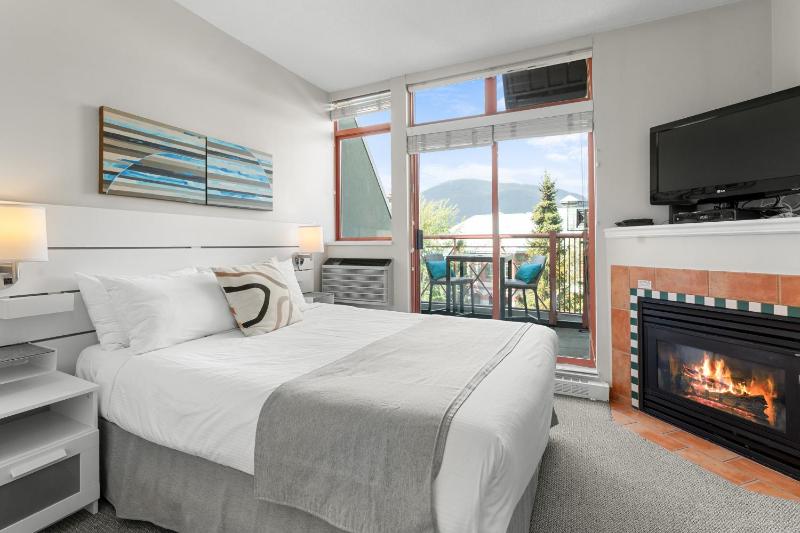 Alpenglow Lodge by MVA - image 8