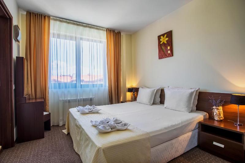 Three-Bedroom Apartment - Main Building image 3