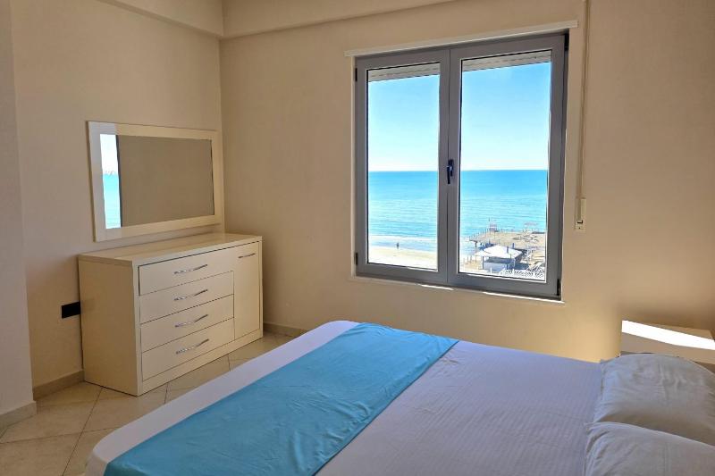 Brisa Del Mar Beachfront Apartment - image 14