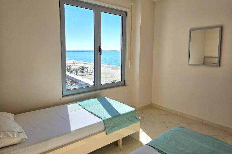 Brisa Del Mar Beachfront Apartment - image 15