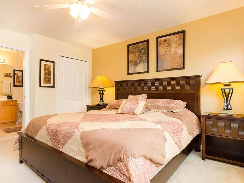Southern Comfort Private Pool Spa Near Disney! villa - image 9