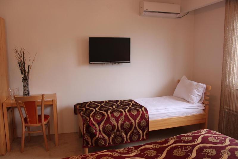 B&B Berr - image 7