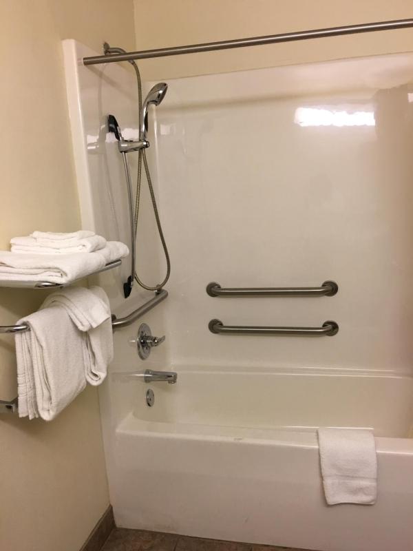 Queen Room - Disability Access/Non-Smoking image 2