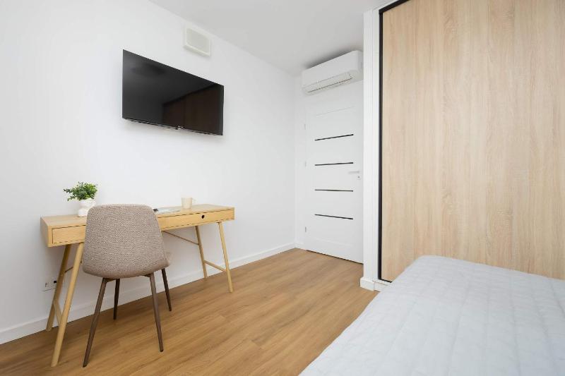Ursynów Apartment with Desk & Balcony by Noclegi Renters - image 9