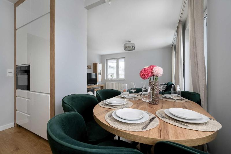 Bright Two Bedroom Apartment in Wrocław with Air Conditioning and Parking by Noclegi Renters - image 24