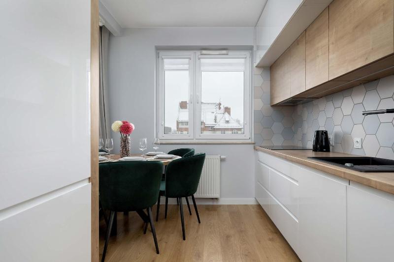 Bright Two Bedroom Apartment in Wrocław with Air Conditioning and Parking by Noclegi Renters - image 19