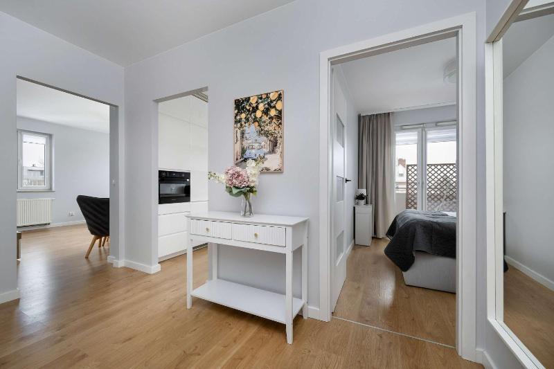 Bright Two Bedroom Apartment in Wrocław with Air Conditioning and Parking by Noclegi Renters - image 12