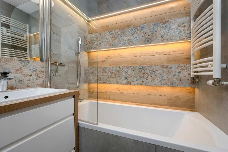Bright Two Bedroom Apartment in Wrocław with Air Conditioning and Parking by Noclegi Renters - image 23