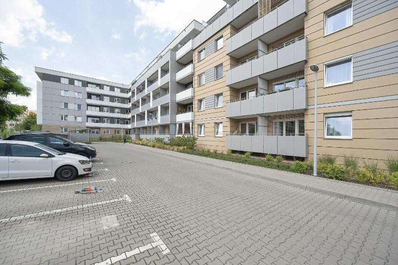 Bright Two Bedroom Apartment in Wrocław with Air Conditioning and Parking by Noclegi Renters - image 21