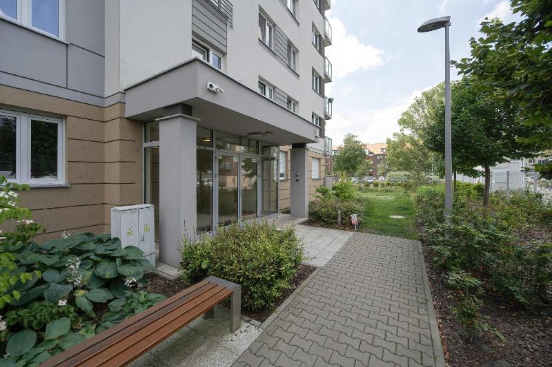 Bright Two Bedroom Apartment in Wrocław with Air Conditioning and Parking by Noclegi Renters - image 22