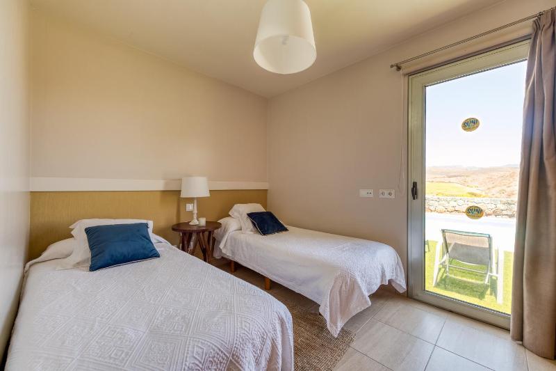 Premium House with Private Heated Pool and Bbq - image 14