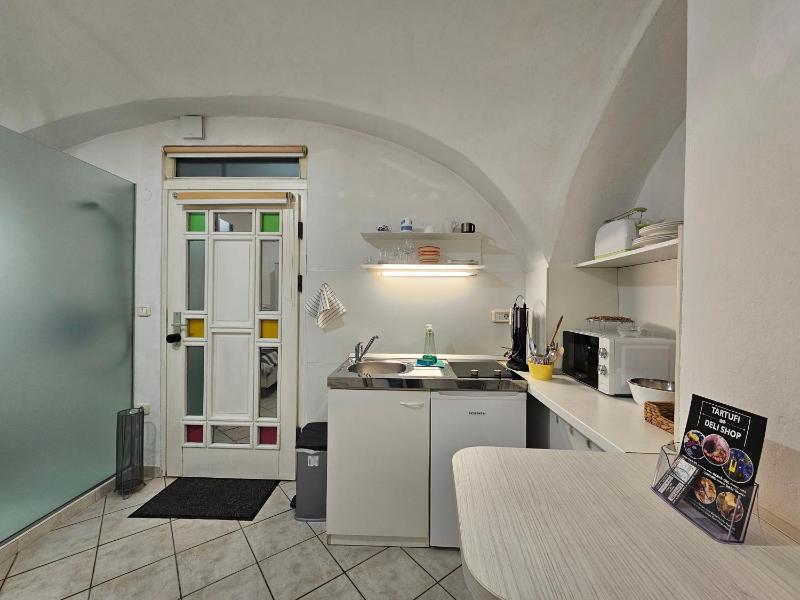 Tiny central studio apartment Nika Ljubljana - image 2