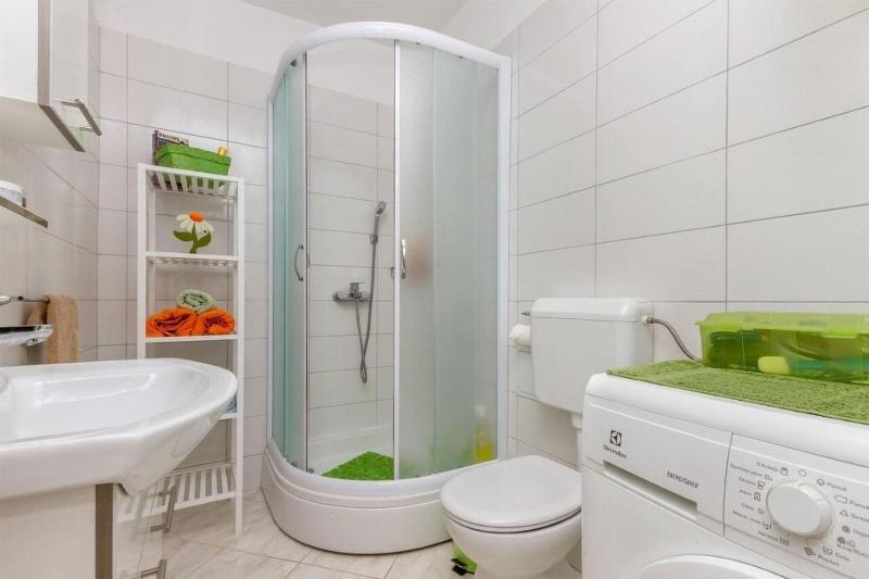 Apartment Deni - image 10