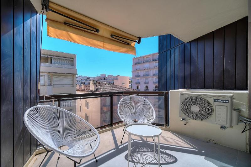 REF 1745 - Cannes Center - Studio for rent - image 8