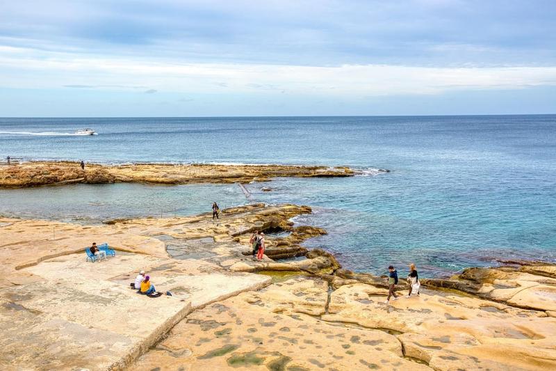 Modern 2 Bedroom Apartment in the Heart of Sliema - image 14