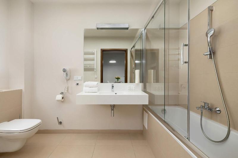 Baltic Park - Apartament z Balkonem i Parkingiem by Noclegi Renters - image 3