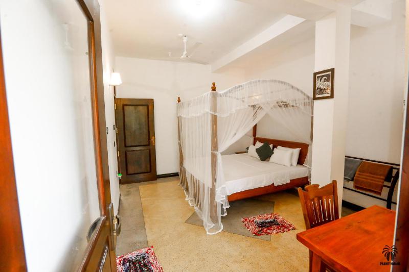 Plant Mama Guest House - image 4