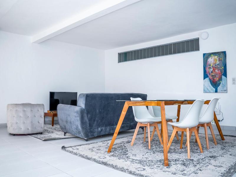 Appart Cosy avec Bureau et Balcon - Haie Vive - image 9