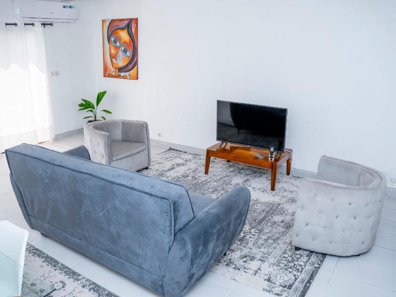 Appart Cosy avec Bureau et Balcon - Haie Vive - image 16