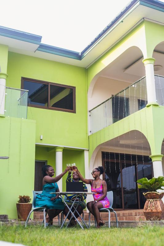 Unique Green Lodge - image 10