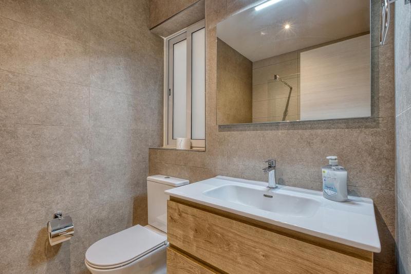 Modern 3 Bedroom Apartment in the Heart of Sliema - image 5