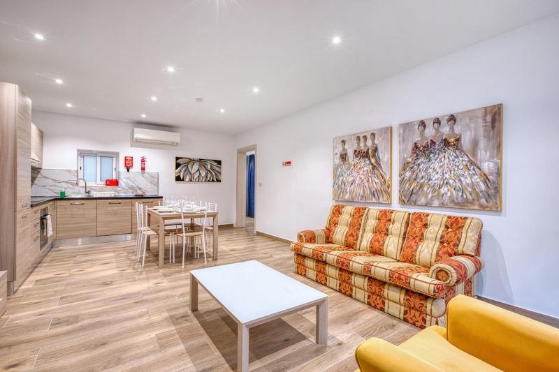 Modern 3 Bedroom Apartment in the Heart of Sliema - image 9