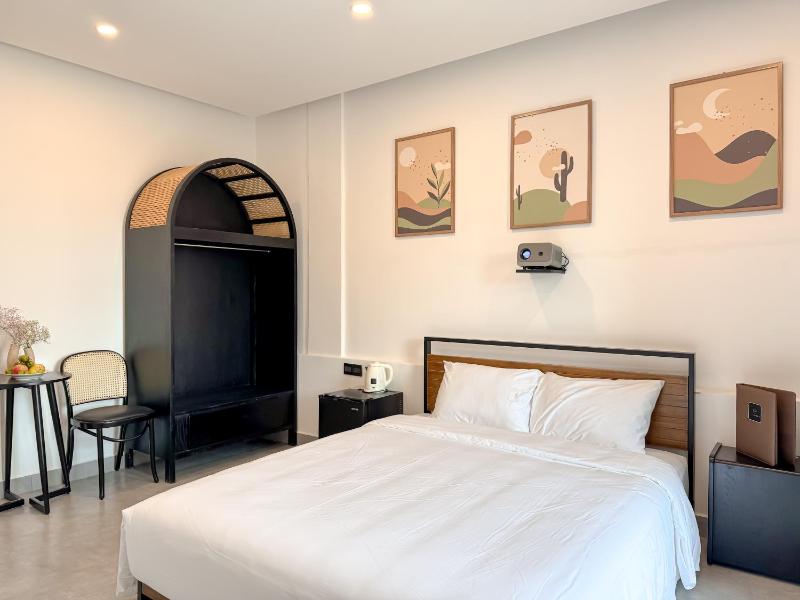 Lux Nest Residence - image 20
