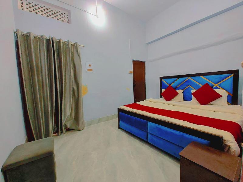 ROYAL STAY NEAR assi ghat - image 9