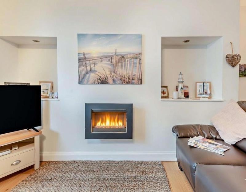 Clareston Cove - a lovely 3 bed cottage with sauna in Tenby town centre - image 5