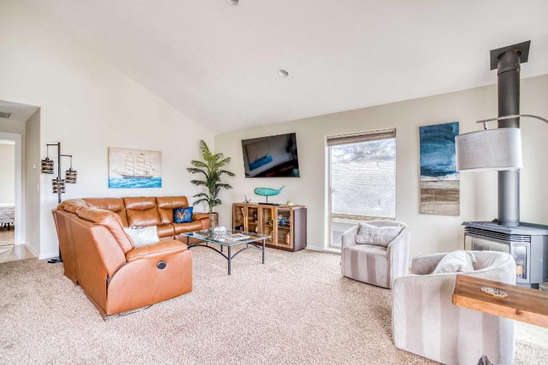 Moonlit Beach House - image 33