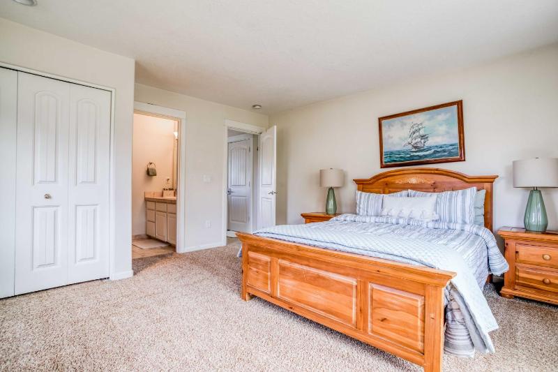 Moonlit Beach House - image 25