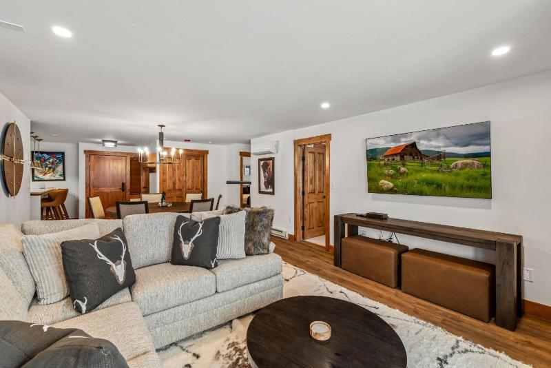 Bear Claw 312 - True Ski-in Ski-out Access Slope Views & Winter Shuttle! - image 20