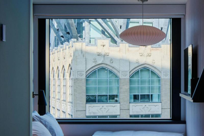 citizenM Boston Back Bay - image 7